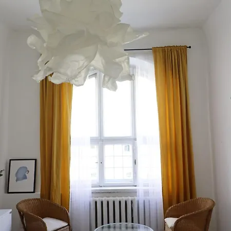 Lägenhet Spacious 3 In Art Nouveau District